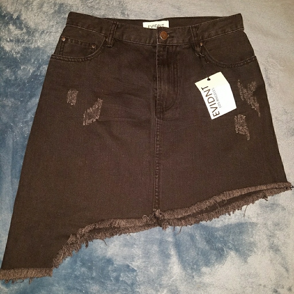 Evidnt Los Angeles gray skirt